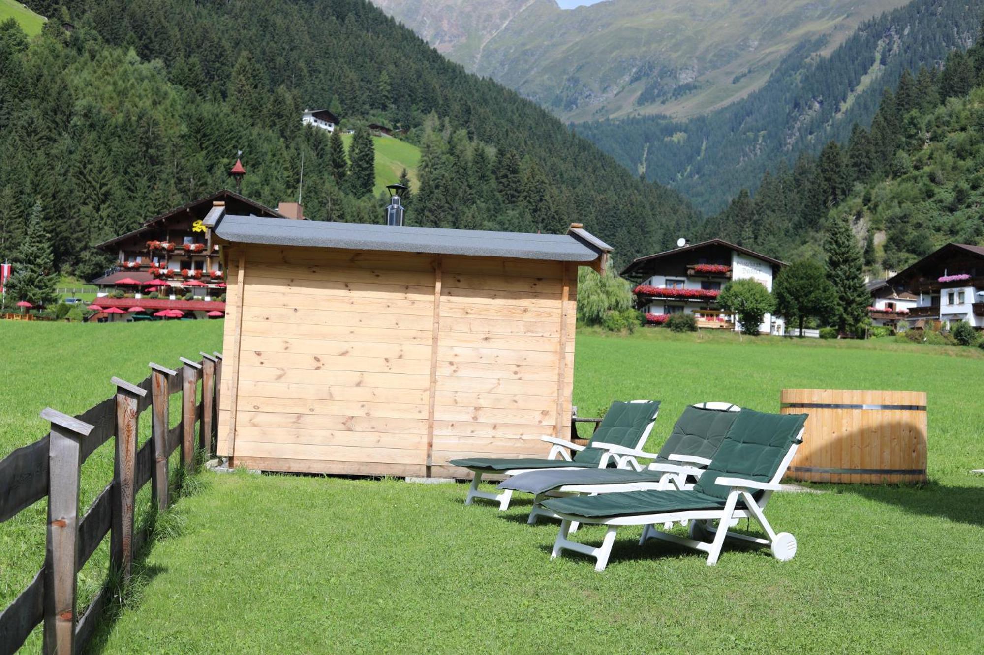 Berghaus Martin Apartment นอยชติฟ อิม ชตูไปทัล ภายนอก รูปภาพ