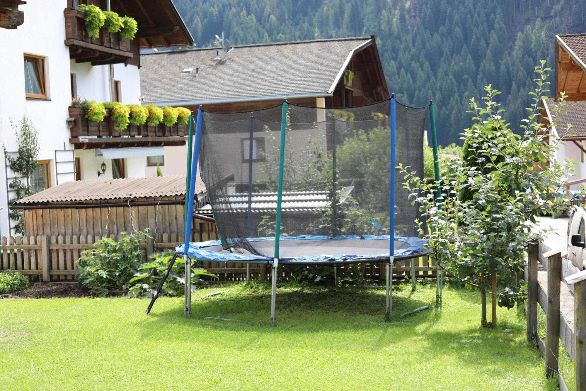 Berghaus Martin Apartment นอยชติฟ อิม ชตูไปทัล ภายนอก รูปภาพ